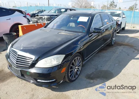 2012 Mercedes-Benz S 550 z USA, uszkodzony, nr VIN WDDNG7DBXCA474550